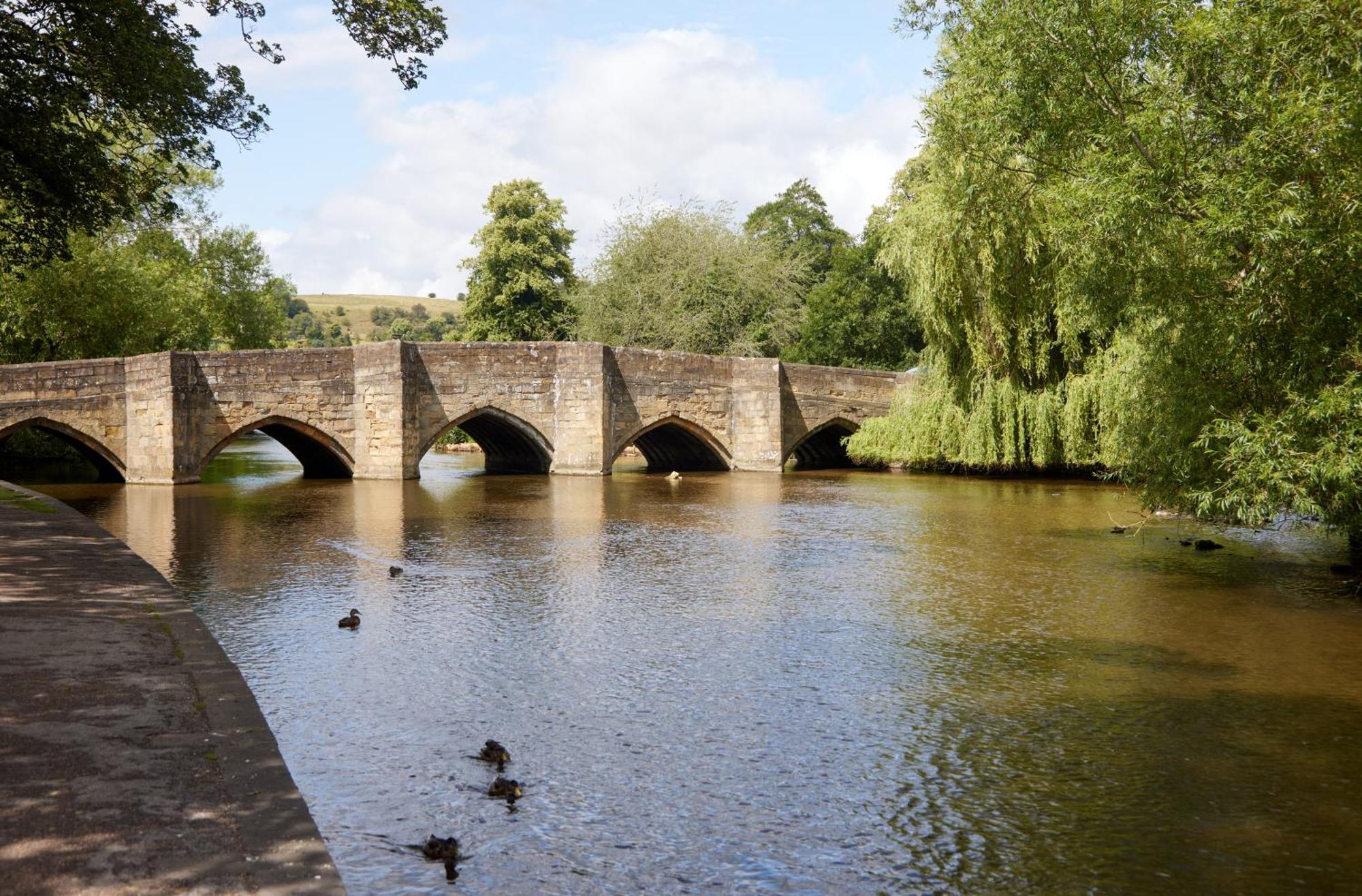 Castle Inn By Greene King Inns Bakewell Esterno foto