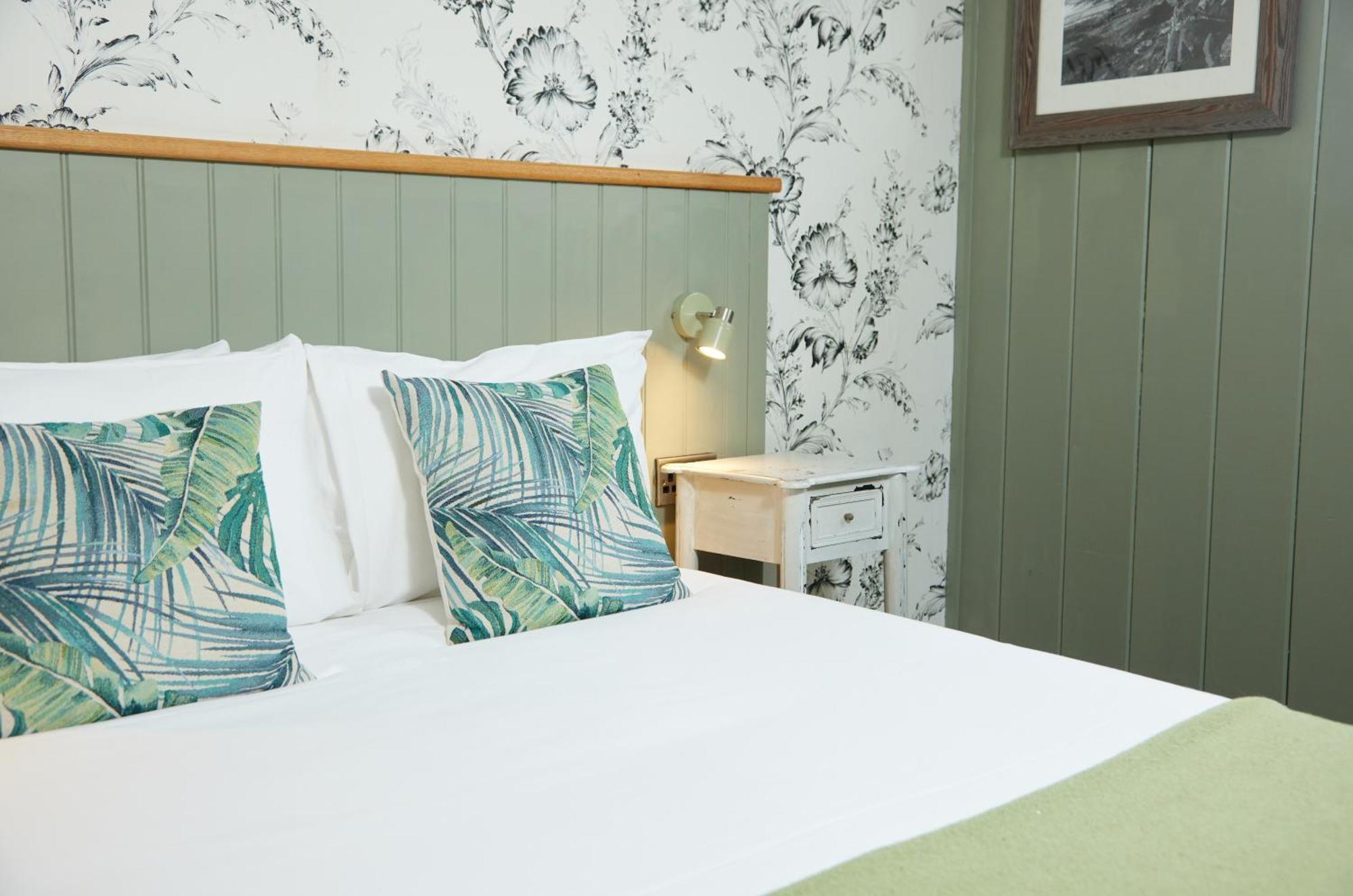 Castle Inn By Greene King Inns Bakewell Esterno foto